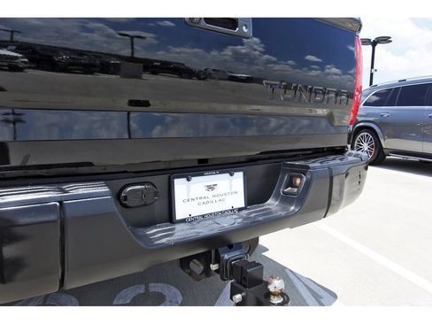 Used 2017 Toyota Tundra SR5 w/ SR5 Upgrade Package RWD image 29
