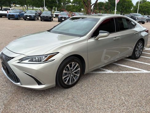 Used 2023 Lexus ES 350 w/ Accessory Package (Z2) FWD image 7