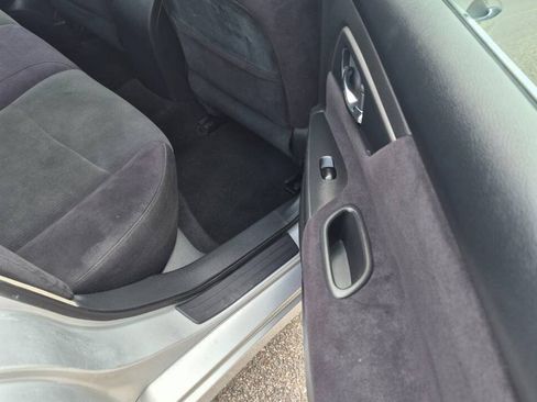 Used 2013 Nissan Altima 2.5 S FWD image 15