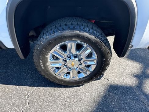 Used 2024 Chevrolet Silverado 2500 High Country w/ High Country Premium Package image 21