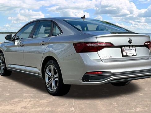 Used 2024 Volkswagen Jetta SE FWD image 5