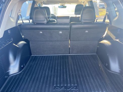 Used 2018 Toyota RAV4 Limited image 10