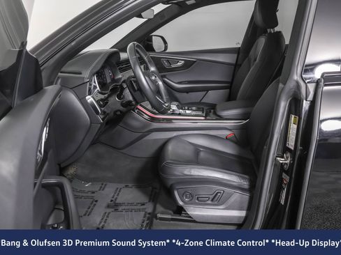 Used 2021 Audi Q8 Prestige w/ Prestige Package image 7