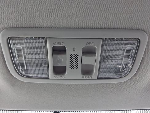 Used 2018 Honda HR-V EX image 29