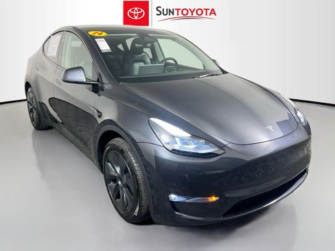 Used 2024 Tesla Model Y Long Range image 1