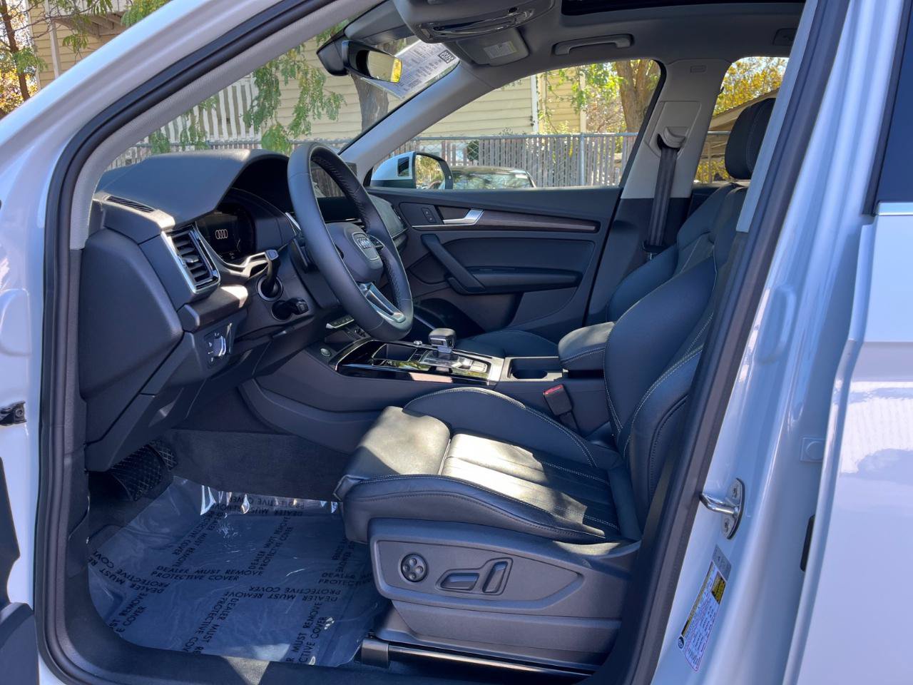 Used 2024 Audi Q5 e Premium w/ Convenience Package AWD/4WD image 5