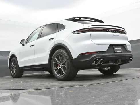 New 2025 Porsche Cayenne S image 34