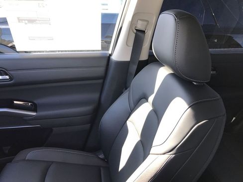 New 2026 Nissan Pathfinder SL image 24