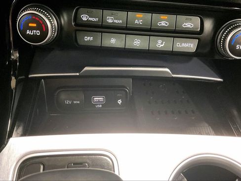 Used 2022 Kia Stinger GT2 AWD/4WD image 16
