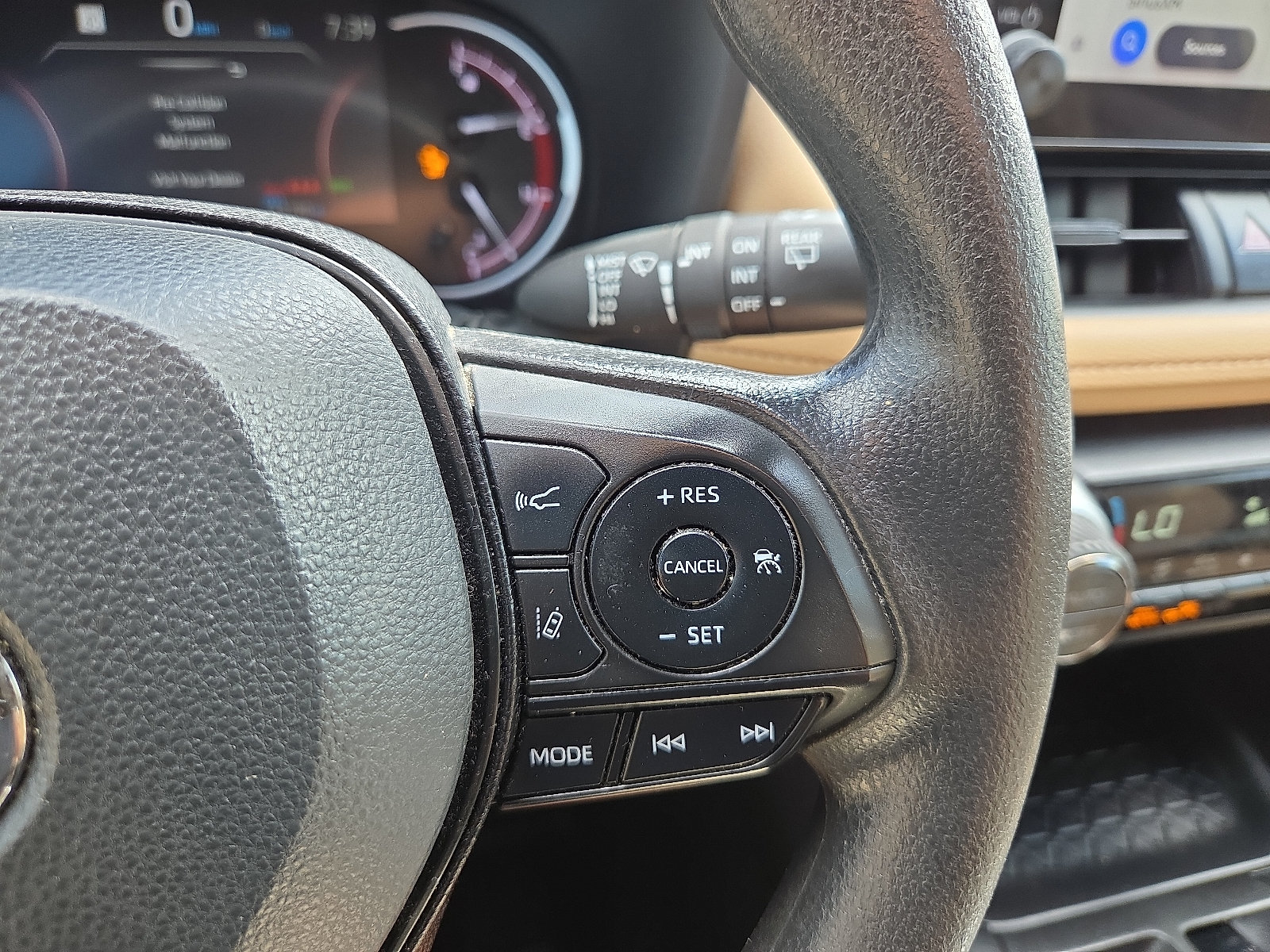 Used 2023 Toyota RAV4 XLE AWD/4WD image 18