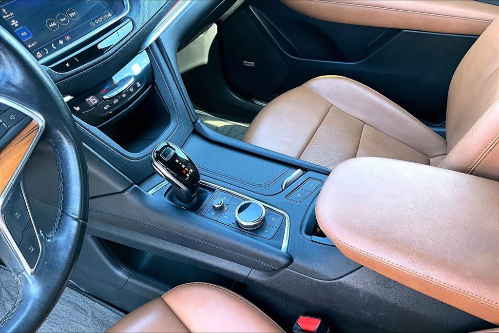 Used 2020 Cadillac XT5 Premium Luxury FWD image 15