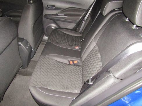 Used 2023 Nissan Kicks SV image 11