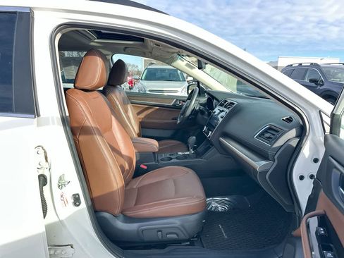 Used 2019 Subaru Outback 2.5i Touring image 27