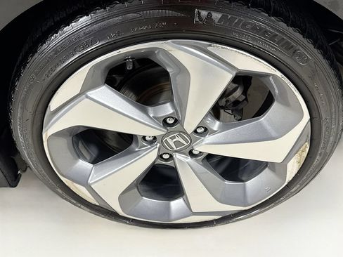 Used 2018 Honda Accord Touring image 40