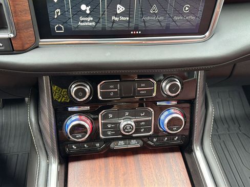 Used 2024 GMC Yukon XL Denali Ultimate AWD/4WD image 26