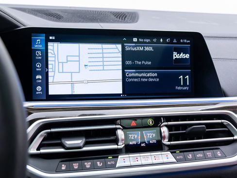 Certified 2023 BMW X5 xDrive45e w/ Executive Package image 25