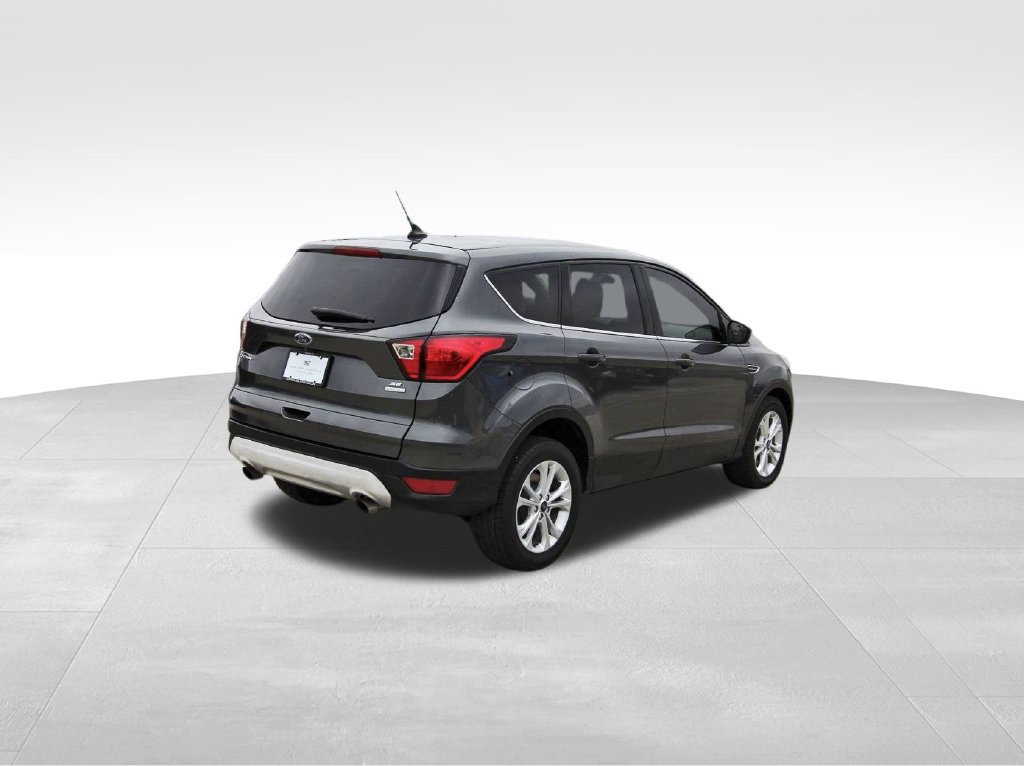 Used 2019 Ford Escape SE FWD image 4