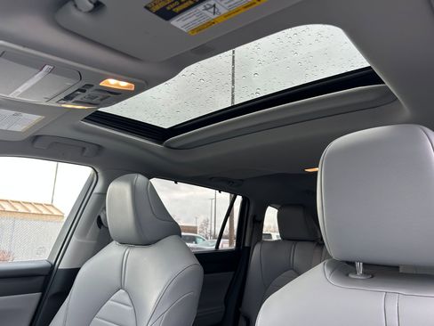 Used 2021 Toyota Highlander XLE image 31