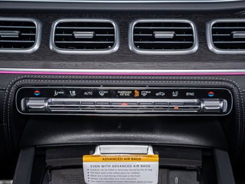 New 2025 Mercedes-Benz GLS 580 4MATIC image 23