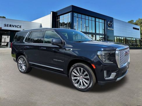 Used 2021 GMC Yukon Denali w/ Denali Premium Package AWD/4WD image 2