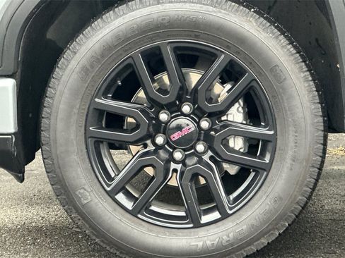 Used 2024 GMC Sierra 1500 Elevation image 27
