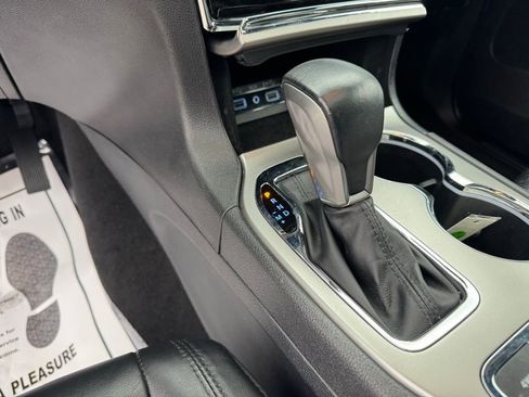 Used 2019 Jeep Grand Cherokee Limited image 14