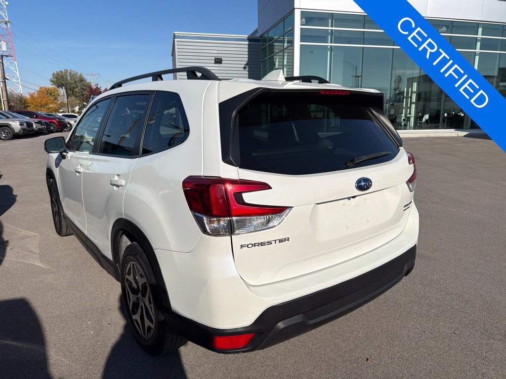 Used 2023 Subaru Forester Premium AWD/4WD image 5