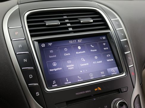 Used 2019 Lincoln Nautilus Reserve FWD image 22