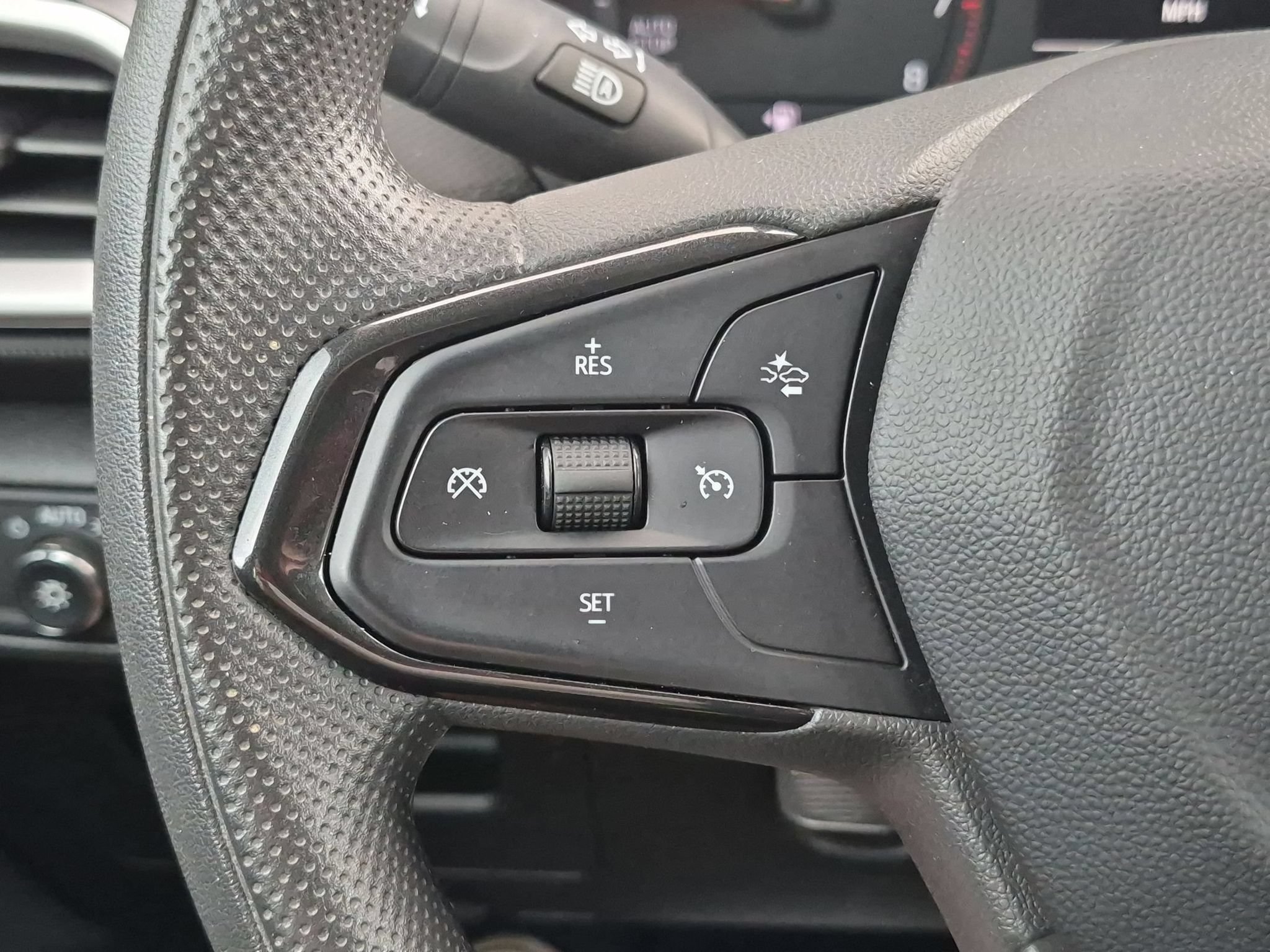 Used 2023 Chevrolet TrailBlazer LS FWD image 23
