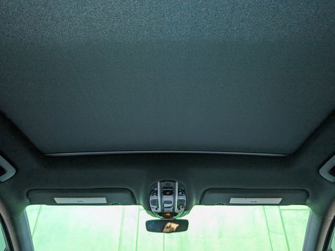 Used 2023 Porsche Cayenne Coupe image 27