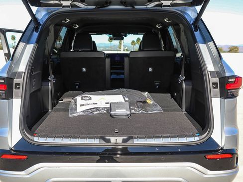 New 2026 Lexus TX 500h AWD image 25