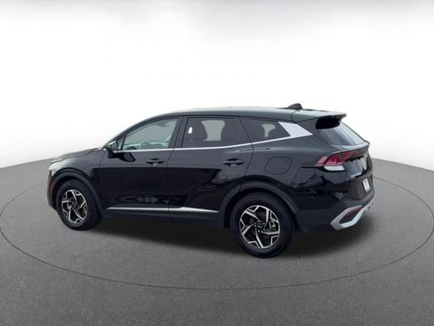 Used 2025 Kia Sportage LX FWD image 8