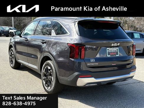 Used 2025 Kia Sorento S w/ Panoramic Sunroof Package image 4