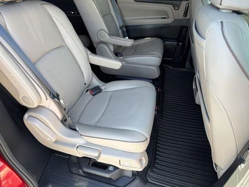 Used 2022 Honda Odyssey Elite image 16