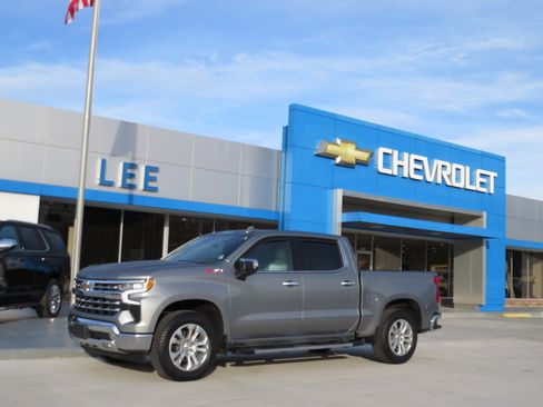Used 2025 Chevrolet Silverado 1500 LTZ w/ Technology Package AWD/4WD image 1