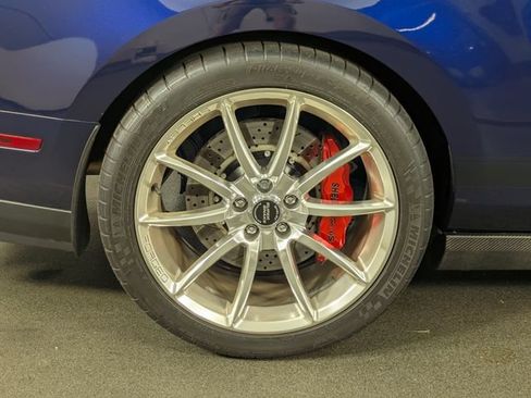 Used 2011 Ford Mustang Shelby GT500 RWD image 16