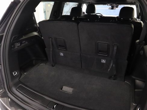 Used 2025 Jeep Grand Cherokee L Altitude image 17