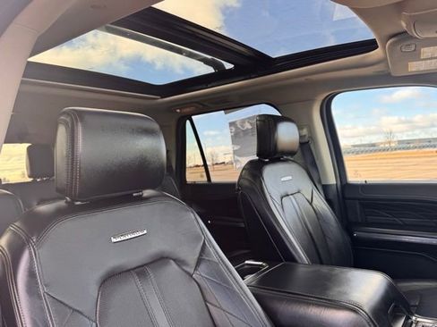 Used 2019 Ford Expedition Platinum image 25