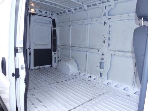 Used 2020 RAM ProMaster 2500 w/ Interior Convenience Group image 19