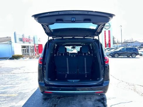 New 2026 Chrysler Pacifica Limited AWD/4WD image 9