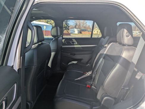 Used 2017 Ford Explorer XLT w/ Equipment Group 202A image 28