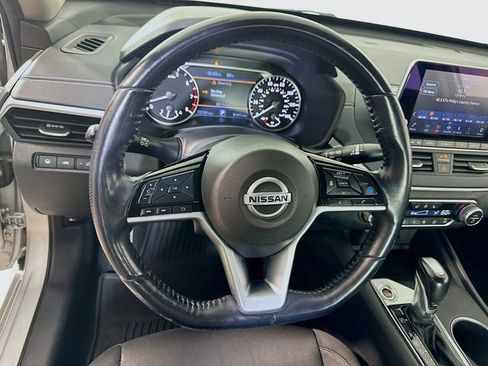 Used 2019 Nissan Altima 2.5 SV FWD image 16