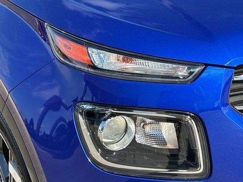 Used 2025 Hyundai Venue SEL FWD image 27