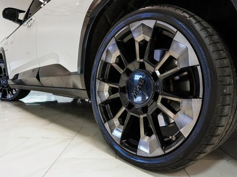 Used 2023 BMW XM w/ M Driver's Package image 39