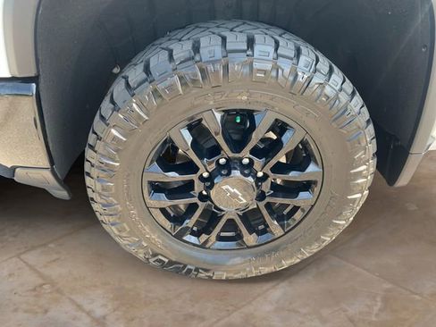 Used 2025 Chevrolet Silverado 2500 LT w/ Trail Boss Package AWD/4WD image 14