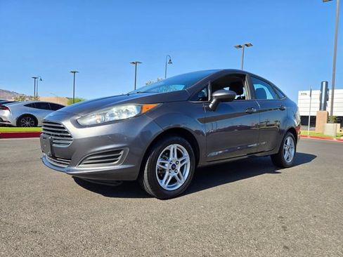 Used 2019 Ford Fiesta SE FWD image 2