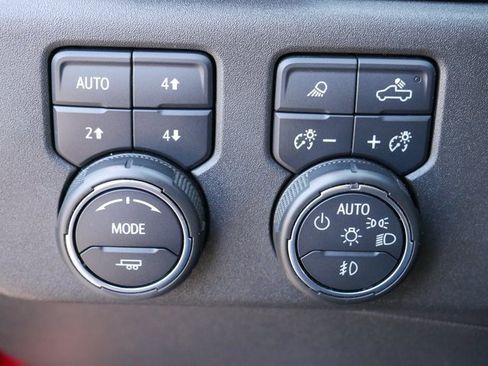 Used 2023 Chevrolet Silverado 1500 ZR2 w/ Technology Package image 34