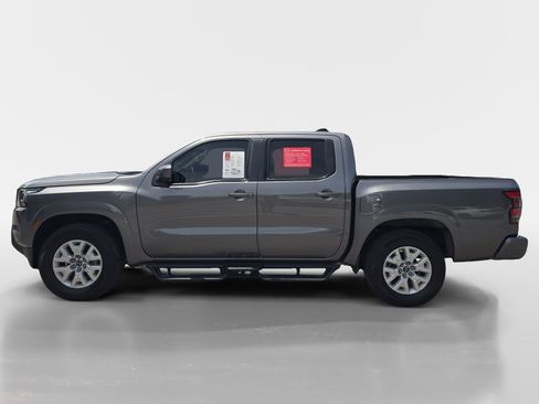Used 2022 Nissan Frontier SV RWD image 2