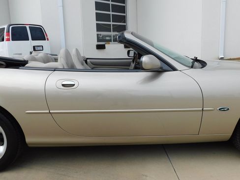 Used 2000 Jaguar XK8 Convertible RWD image 30