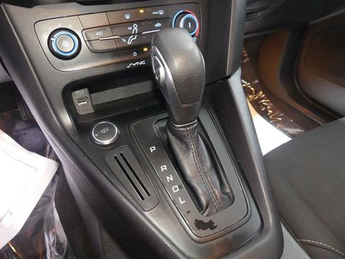 Used 2017 Ford Focus SE image 37